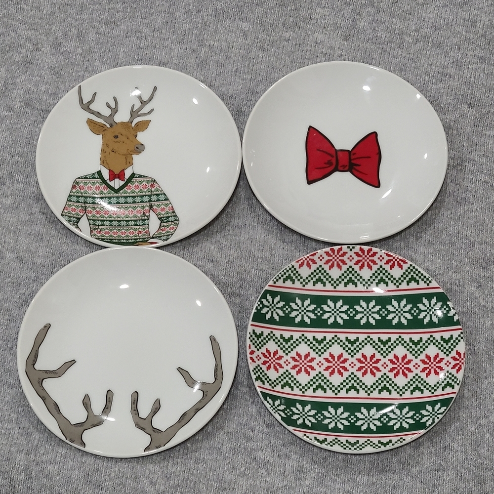 Queenwest Trading Co. Deer Reindeer Cocktail Appetizer Plates Reindeer 4 Pack